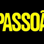PASSOA_LOGO_JAUNE_FOND_NOIR_cmyk-scaled.jpg